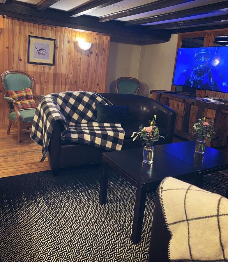 Hotel Restaurant 